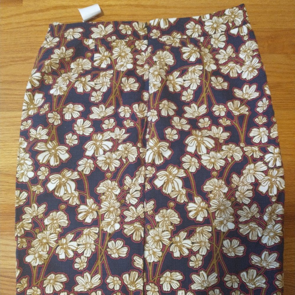 NWT J.Crew Navy/White/Pink Cotton Winter Floral Pencil Skirt - Sz 2R - Picture 2 of 5
